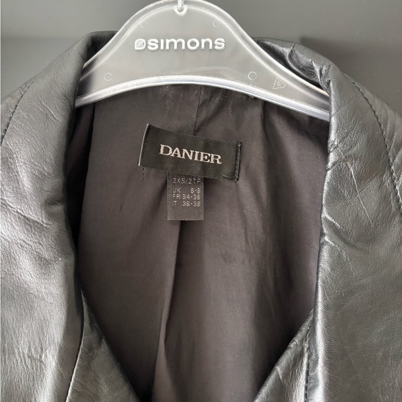 Danier Leather jacket - Picture 5 of 7